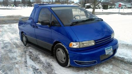 Độ Toyota Previa thành xe bán tải - 1 Chiếc xe đặc biệt này đang được rao bán ở Minnesota (Mỹ), với giá chỉ 4.800 USD.