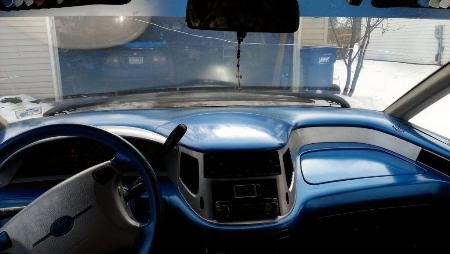 Độ Toyota Previa thành xe bán tải - 9 Chiếc xe đặc biệt này đang được rao bán ở Minnesota (Mỹ), với giá chỉ 4.800 USD.