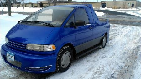 Độ Toyota Previa thành xe bán tải - 3 Chiếc xe đặc biệt này đang được rao bán ở Minnesota (Mỹ), với giá chỉ 4.800 USD.