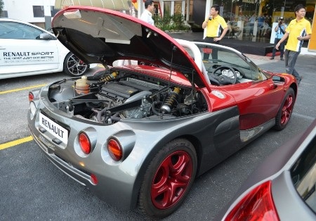 Động cơ đặt sau