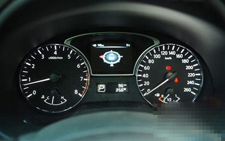 Đuôi xe Teana thế hệ mới tương tư mẫu Altima 2013 tại thị trường Mỹ (ảnh nhỏ)