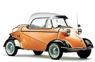 Ông Weiner sau vô lăng chiếc Rovin D4 đời 1956 (Ảnh: NYTimes)