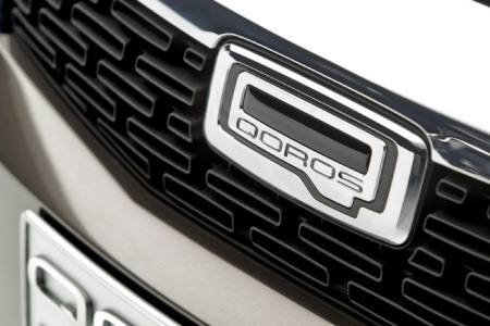 Cận cảnh xe Qoros 3 Sedan của Trung Quốc - 5 Màn hình cảm ứng của hệ thống thông tin-giải trí trên xe