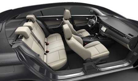 Cận cảnh xe Qoros 3 Sedan của Trung Quốc - 10 Màn hình cảm ứng của hệ thống thông tin-giải trí trên xe