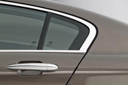 Cận cảnh xe Qoros 3 Sedan của Trung Quốc - 3 Màn hình cảm ứng của hệ thống thông tin-giải trí trên xe
