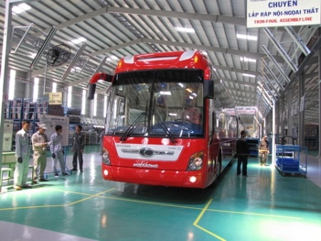 Xe máy, ô tô cá nhân tiếp tục bị siết - 2 Chiến lược khẳng định tập trung lắp ráp chế tạo xe khách, xe buýt, xe tải... (Ảnh: QT)