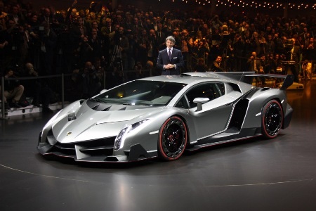 Veneno - Cột mốc nửa thế kỷ của Lamborghini - 3 Bộ khuếch tán trước lớn ngoại cỡ