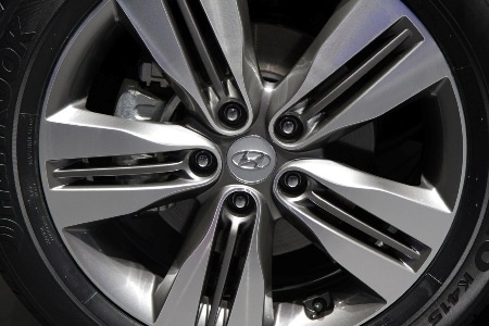 Bộ bánh xe cũng có những chi tiết thiết kế mới