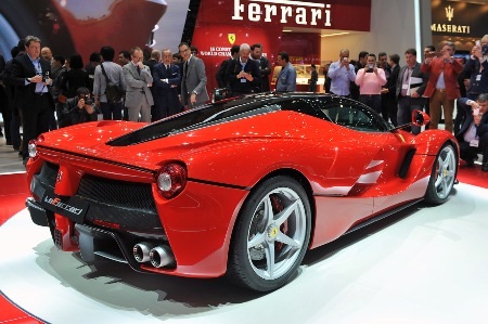 Diện kiến siêu xe kế nhiệm huyền thoại Ferrari Enzo - 5 Bộ la-zăng 5 cánh thiết kế đặc trưng Ferrari
