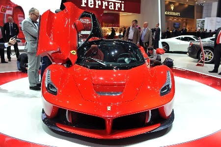 Diện kiến siêu xe kế nhiệm huyền thoại Ferrari Enzo - 6 Các hốc gió cỡ lớn