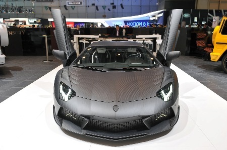 Lamborghini Aventador khoác “áo lạ” - 6 Logo của nhà độ Mansory