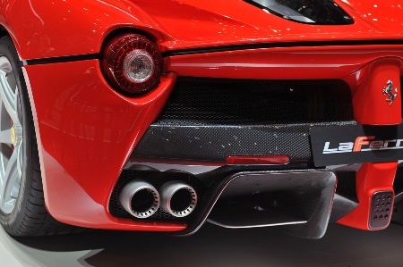Diện kiến siêu xe kế nhiệm huyền thoại Ferrari Enzo - 18 Xe LaFerrari dùng bộ vành 19 inch phía trước và 20 phía sau, đi cùng lốp cỡ 265/30 và 345/30