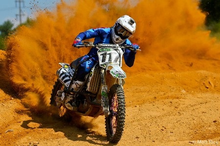 Nghị lực phi thường của tay đua motocross bị liệt hai chân - 3 Trở lại đường đua