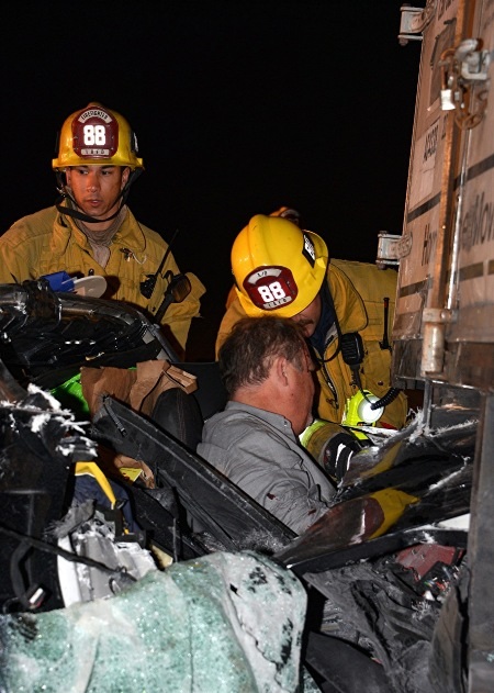 Rúc gầm xe tải, siêu xe Corvette nát thân - 8 Nhật Minh