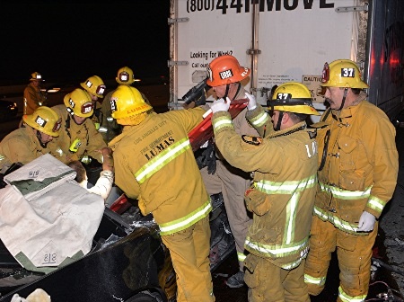 Rúc gầm xe tải, siêu xe Corvette nát thân - 9 Nhật Minh