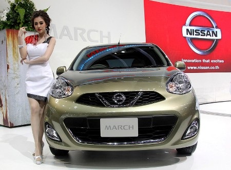 Người đẹp và xe tại Triển lãm ôtô Bangkok 2013 - 12 Xe Nissan March phiên bản mới. Mẫu xe này còn có tên gọi khác là Nissan Micra (Ảnh: AP)