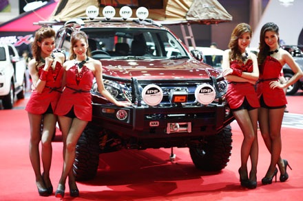 Rộn ràng người đẹp tại Triển lãm ôtô Bangkok 2013 - 16 Triển lãm ô tô Bangkok 2013 mở cửa đón khách tham quan từ ngày 27/3 đến 7/4.