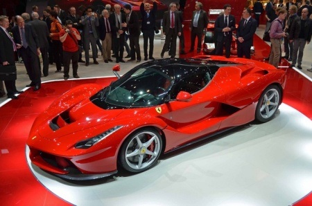 Diện kiến siêu xe kế nhiệm huyền thoại Ferrari Enzo - 15 Xe LaFerrari dùng bộ vành 19 inch phía trước và 20 phía sau, đi cùng lốp cỡ 265/30 và 345/30