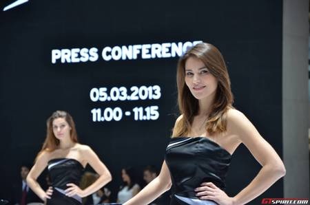 Ngắm người đẹp tại Triển lãm ô tô Geneva 2013 - 1 Nhật Minh