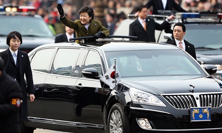 Tân tổng thống Hàn Quốc dùng xe limousine nội - 4 Nhật Minh