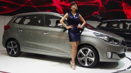 Với chiều dài cơ sở 2.750mm, Carens thuộc phân khúc xe đa dụng hạng C