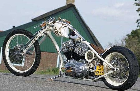 Một chiếc chopper "chế" lạ mắt - 1 Chiếc xe đã được mang tới giới thiệu tại triển lãm xe độ Custom Chrome Expo vừa qua ở Đức