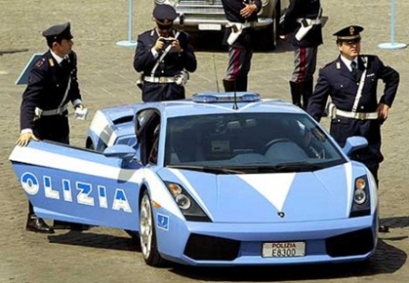 Cảnh sát Dubai được trang bị siêu xe Lamborghini Aventador - 5 Xe tuần tra của cảnh sát giao thông