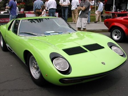 Huyền thoại Miura của Lamborghini - 4 Xe Miura SV, hay P400SV, được sản xuất với số lượng 150 chiếc