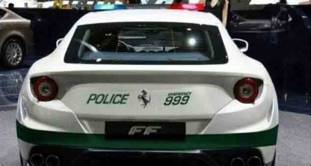 Cảnh sát Dubai sắm siêu xe Ferrari FF - 3 Cũng giống như chiếc