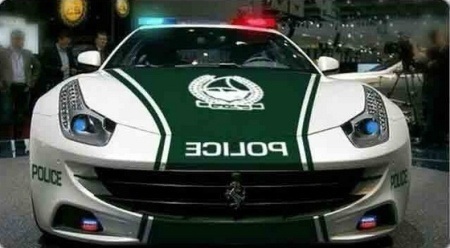 Cảnh sát Dubai sắm siêu xe Ferrari FF - 1 Cũng giống như chiếc