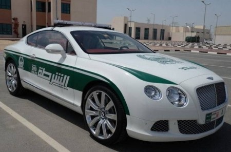 Ấn tượng dàn xe “khủng” của cảnh sát Dubai - 8 Bentley Continental GT (Ảnh: