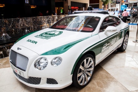 Ấn tượng dàn xe “khủng” của cảnh sát Dubai - 9 Dàn siêu xe mới đây đã được trưng bày tại Trung tâm thương mại