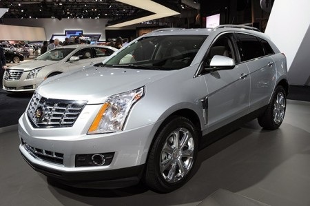 Xe Cadillac SRX bị triệu hồi vì nguy cơ long bánh - 1 Xe Cadillac SRX 2013 (Ảnh: AOL)