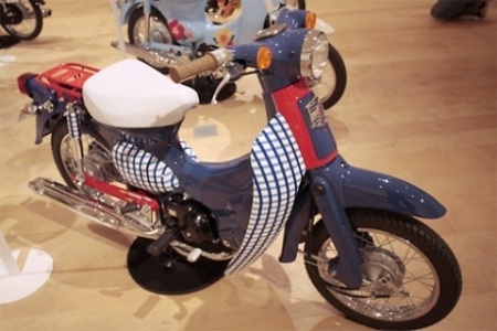 Ngắm xe Honda Cub 50 sơn độc - 1 Theo