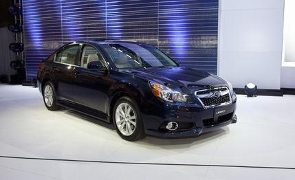 Subaru triệu hồi hơn 5.000 xe Outback và Legacy 2013 - 1 Xe Subaru Legacy 2013