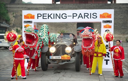 Xế cổ đua đường trường Bắc Kinh-Paris - 3 Chiếc La France Tourer màu đen sản xuất năm 1917 là xe xuất phát đầu tiên