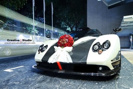 Thiết kế gương chiếu hậu mảnh mai, với chụp bằng vật lieu sợi carbon