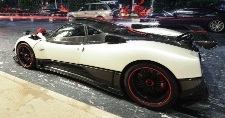 Siêu xe Zonda Cinque lắp động cơ AMG V12 7.3L, cho công suất 678 mã lực và mô-men xoắn 780Nm