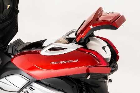 Peugeot sản xuất scooter ba bánh cạnh tranh với Piaggio - 8 Khóa khởi động thông minh Metropolis Smart Key Peugeot