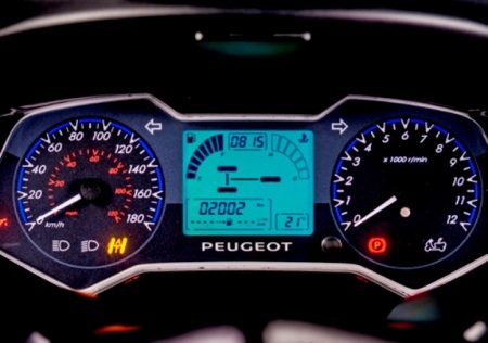 Peugeot sản xuất scooter ba bánh cạnh tranh với Piaggio - 6 Khóa khởi động thông minh Metropolis Smart Key Peugeot
