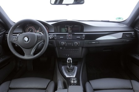 BMW 3-Series Coupe (trên) - 4-Series Coupe (dưới)