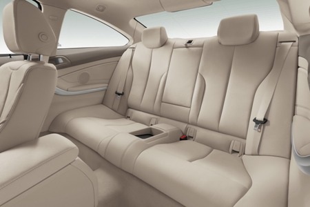 BMW 3-Series Coupe (trên) - 4-Series Coupe (dưới)