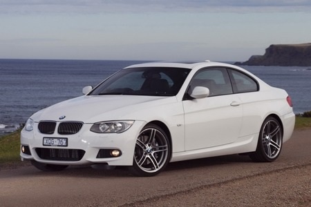 BMW 3-Series Coupe (trên) - 4-Series Coupe (dưới)