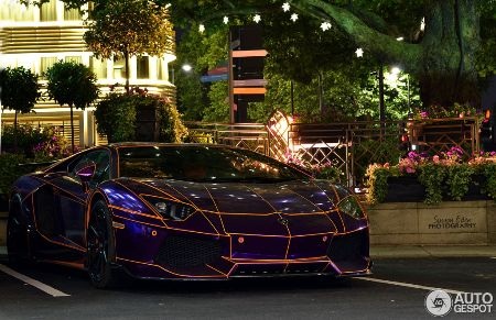 Siêu xe Lamborghini Aventador lạ lẫm trong sắc tím - 2 Nhật Minh