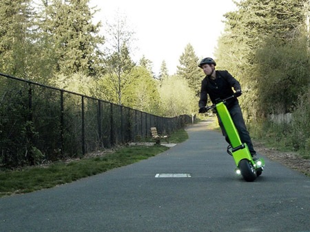 Xe có kết cấu khung nhôm và được chế tạo thủ công ở