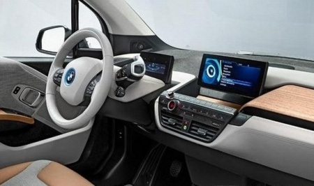 Mẫu xe chạy điện đầu tiên của BMW chuẩn bị ra mắt - 12 Dáng xe cao, với nhiều đường uốn tròn của i3 là phong cách thiết kế chưa từng có trước đây của BMW