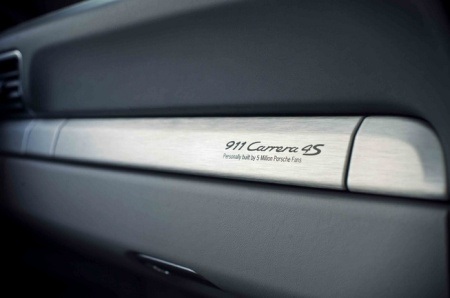 Porsche 911 Carrera 4S phiên bản Facebook - 3 Porsche 911 Carrera 4S phiên bản Facebook