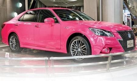 Toyota Crown hồng nổi bật - 2 Nhật Minh