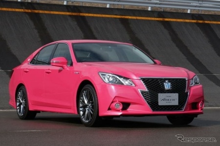 Toyota Crown hồng nổi bật - 3 Nhật Minh