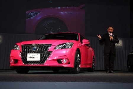 Toyota Crown hồng nổi bật - 4 Nhật Minh